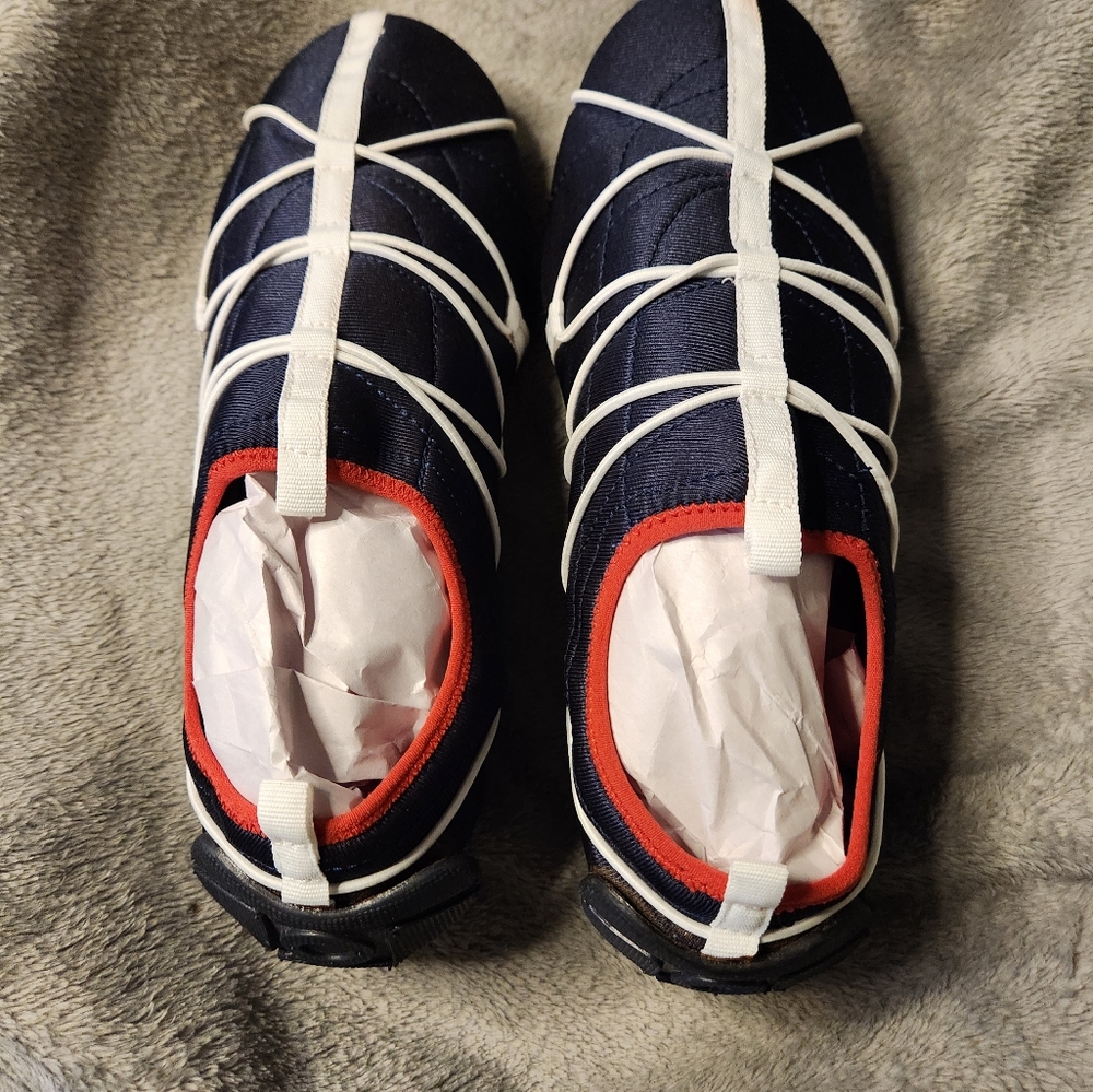 Shoes - Picture 4 of 7